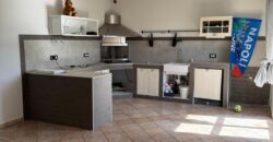 VILLA DIVISA IN DUE APPARTAMENTI Varcaturo-Parco Noce