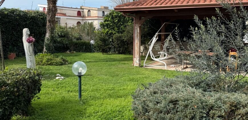 APPARTMENTO CON GIARDINO Licola-Via Montenuovo