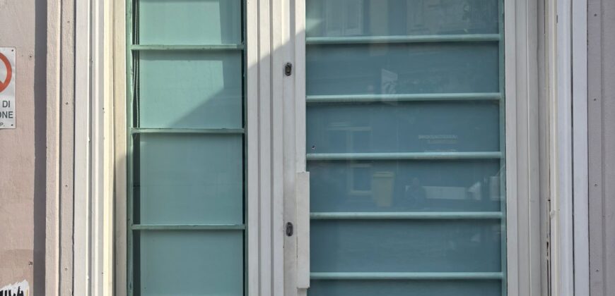 LOCALE COMMERCIALE 25 MQ Giugliano-Piazza Annunziata