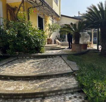 VILLA BIFAMILIARE Lago Patria-Domus Mea