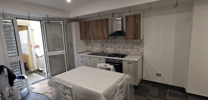 DEPOSITO 200 MQ Varcaturo-Parco Degli Oleandri