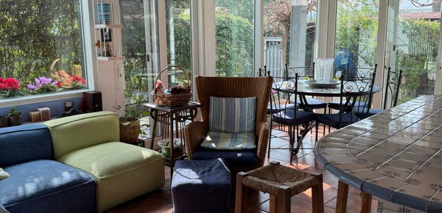 VILLA BIFAMILIARE Lago Patria-Domus Mea