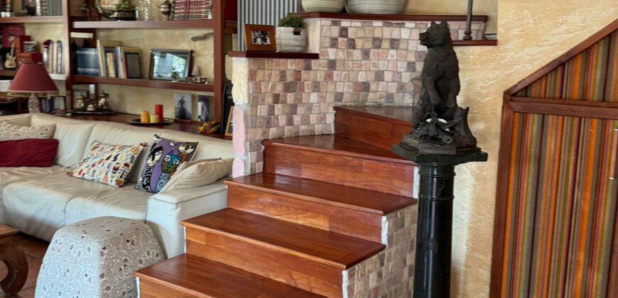 VILLA BIFAMILIARE Lago Patria-Domus Mea