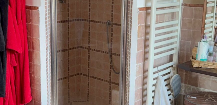 VILLA BIFAMILIARE Lago Patria-Domus Mea