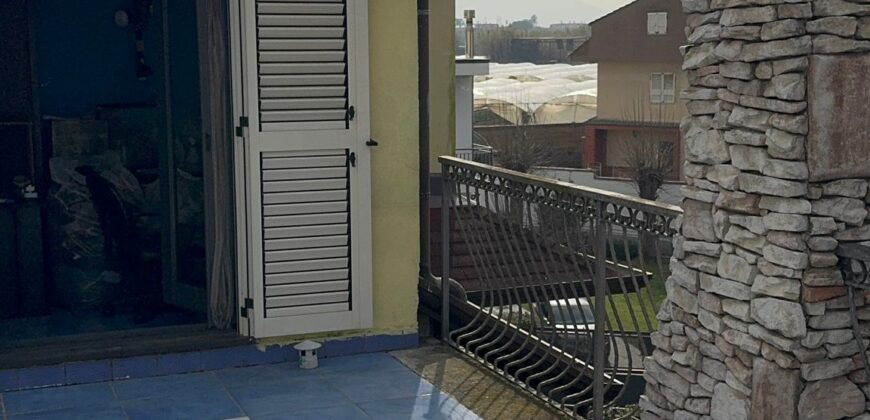 VILLA BIFAMILIARE Lago Patria-Domus Mea