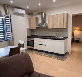 APPARTAMENTO RISTRUTTURATO Varcaturo