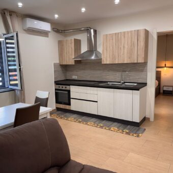 APPARTAMENTO RISTRUTTURATO Varcaturo