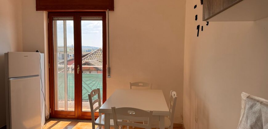 BILOCALE RISTRUTTURATO Varcaturo-Via Ripuaria