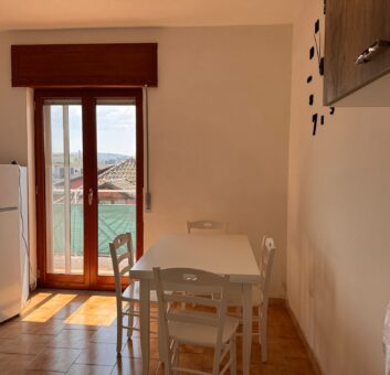 BILOCALE RISTRUTTURATO Varcaturo-Via Ripuaria