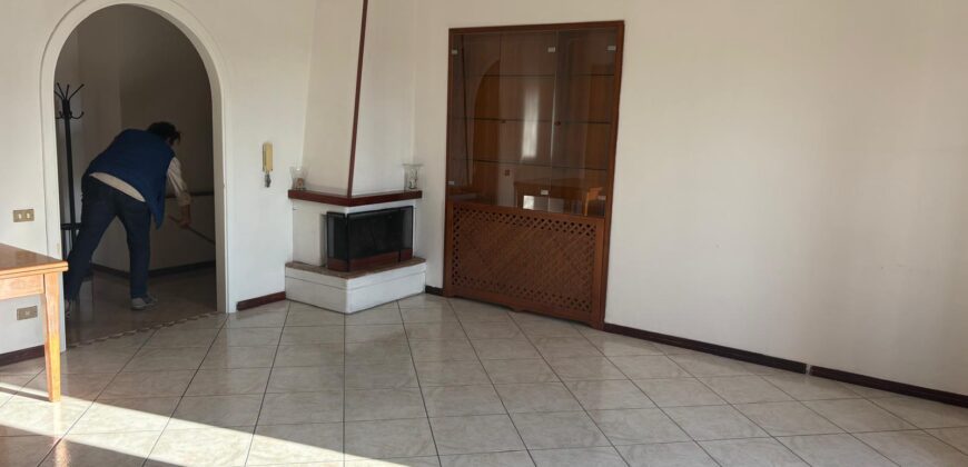 APPARTAMENTO IN FITTO Varcaturo