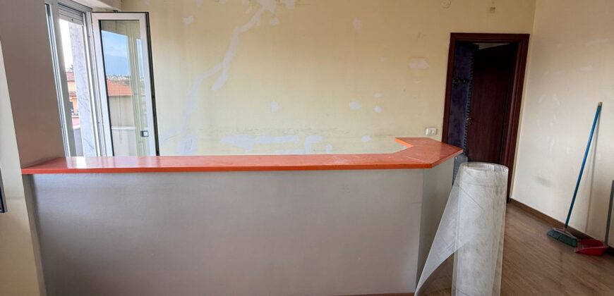 UFFICIO 90 MQ Varcaturo-Centro