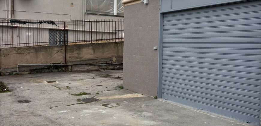 LOCALE COMMERCIALE 75 MQ Varcaturo-Via Ripuaria