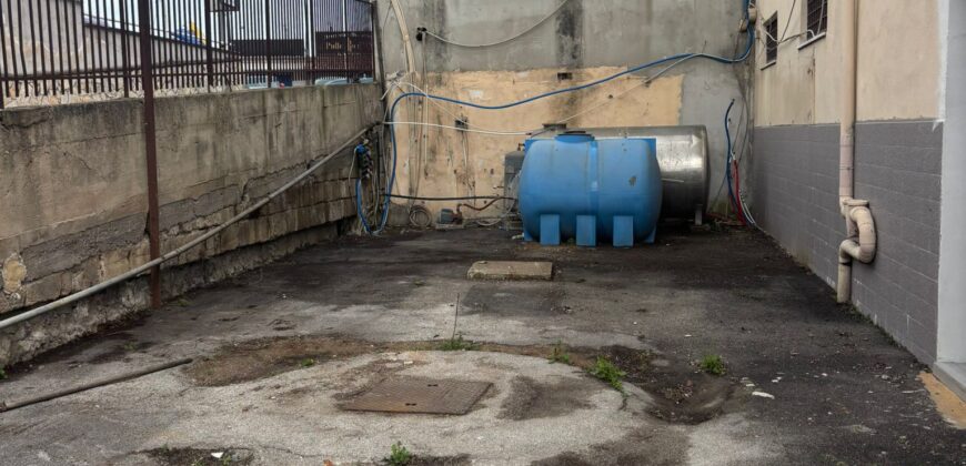 LOCALE COMMERCIALE 75 MQ Varcaturo-Via Ripuaria