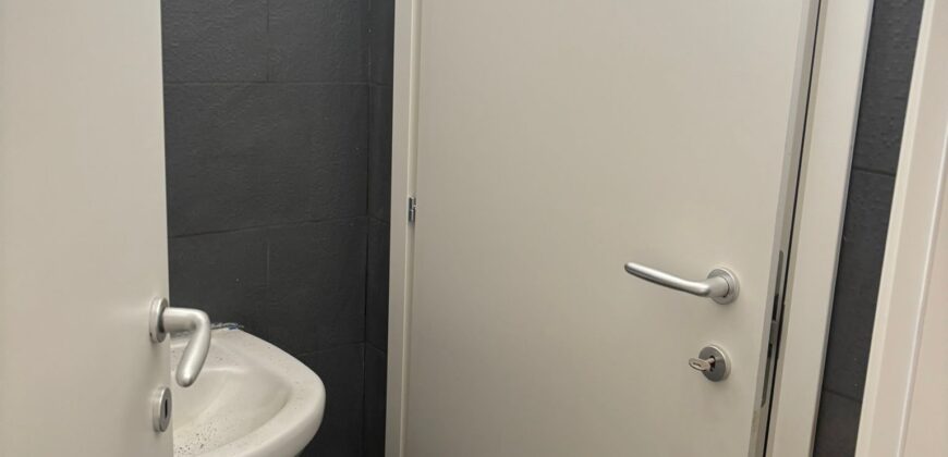 LOCALE COMMERCIALE 75 MQ Varcaturo-Via Ripuaria