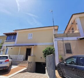 VILLA IN FITTO IN PARCO Varcaturo