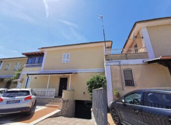 VILLA IN FITTO IN PARCO Varcaturo