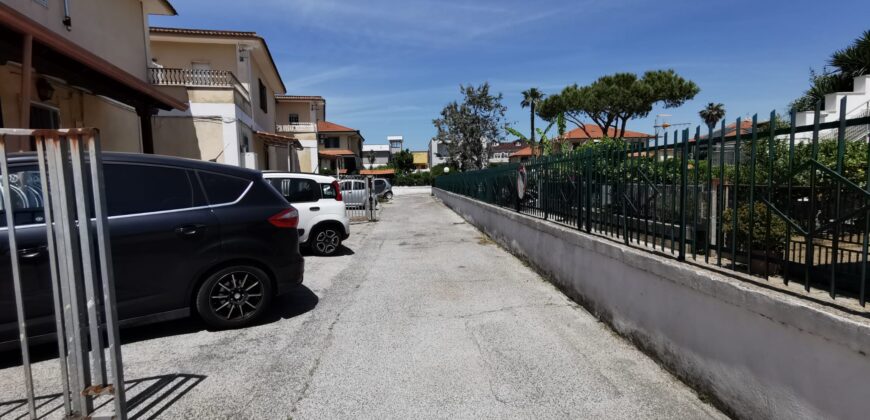 VILLA IN FITTO IN PARCO Varcaturo