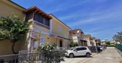VILLA IN FITTO IN PARCO Varcaturo