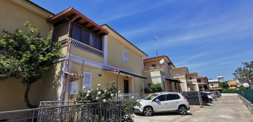 VILLA IN FITTO IN PARCO Varcaturo