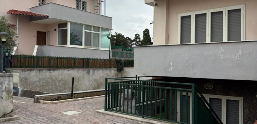 VILLA BIFAMILIARE Lago Patria-Parco Le Nouvellas