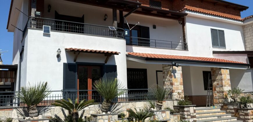 VILLA BIFAMILIARE Licola-Via San Nullo