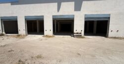 LOCALE COMMERCIALE 600 MQ Varcaturo
