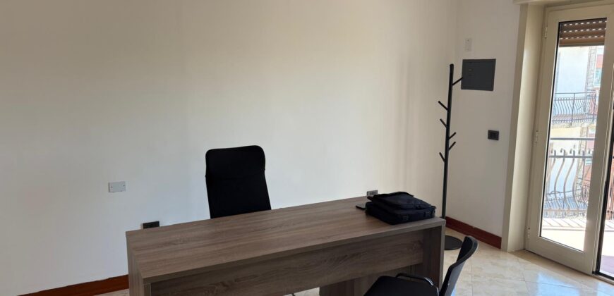 UFFICIO 25 MQ Lago Patria