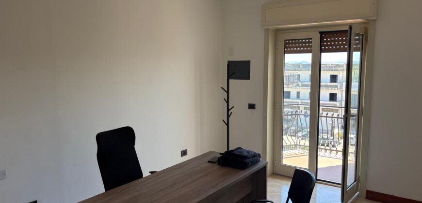 UFFICIO 25 MQ Lago Patria
