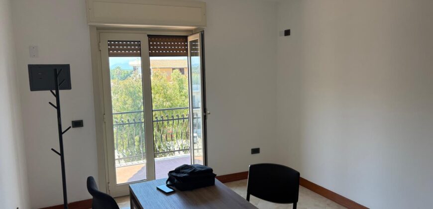 UFFICIO 25 MQ Lago Patria