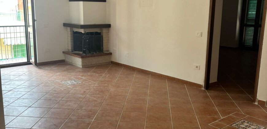 TRILOCALE 75 MQ Pozzuoli-Via Napoli