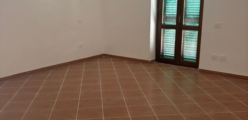TRILOCALE 75 MQ Pozzuoli-Via Napoli