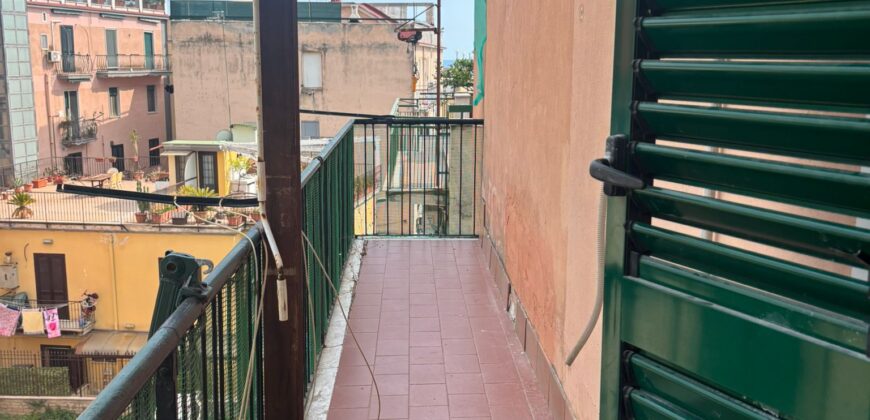 TRILOCALE 75 MQ Pozzuoli-Via Napoli