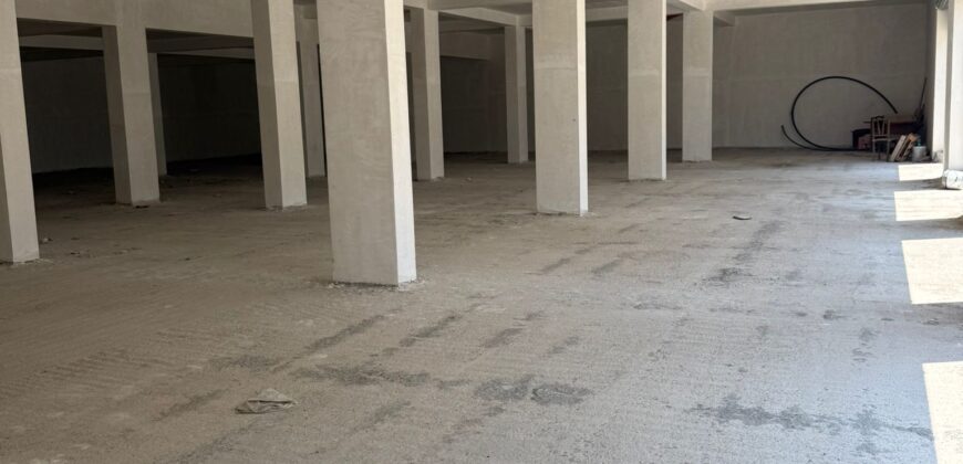 LOCALE COMMERCIALE 600 MQ Varcaturo