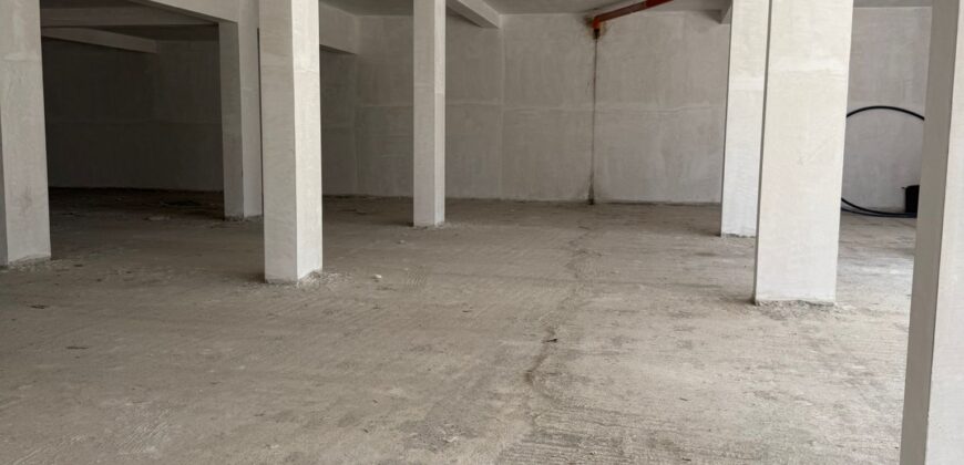 LOCALE COMMERCIALE 600 MQ Varcaturo