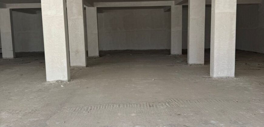 LOCALE COMMERCIALE 600 MQ Varcaturo