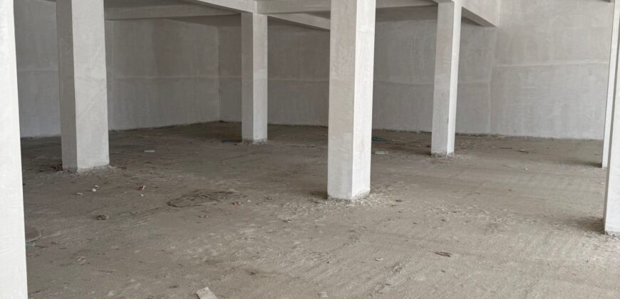 LOCALE COMMERCIALE 600 MQ Varcaturo