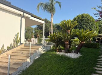 VILLA IN AFFITTO Varcaturo