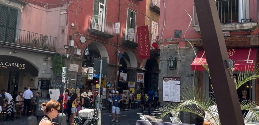 CESSIONE ATTIVITA’ PIZZERIA Napoli-Centro Storico