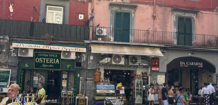 CESSIONE ATTIVITA’ PIZZERIA Napoli-Centro Storico