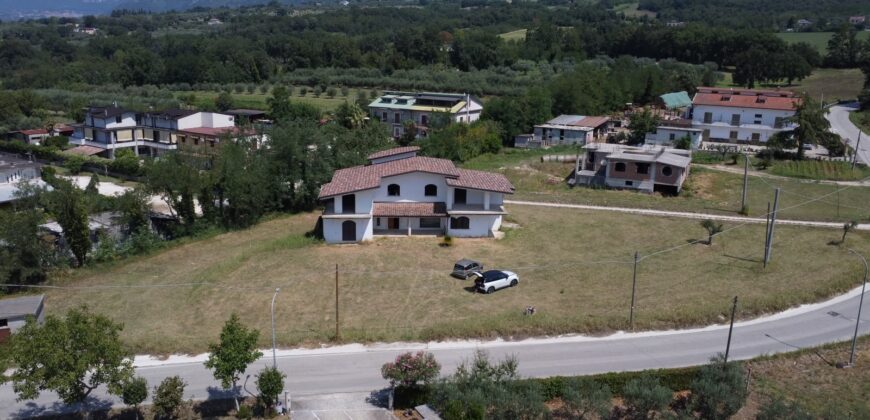 AMPIA VILLA CON GIARDINO Gioia Sannitica