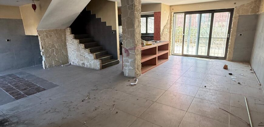 VILLA A SCHIERA Varcaturo-Parco Vittoria