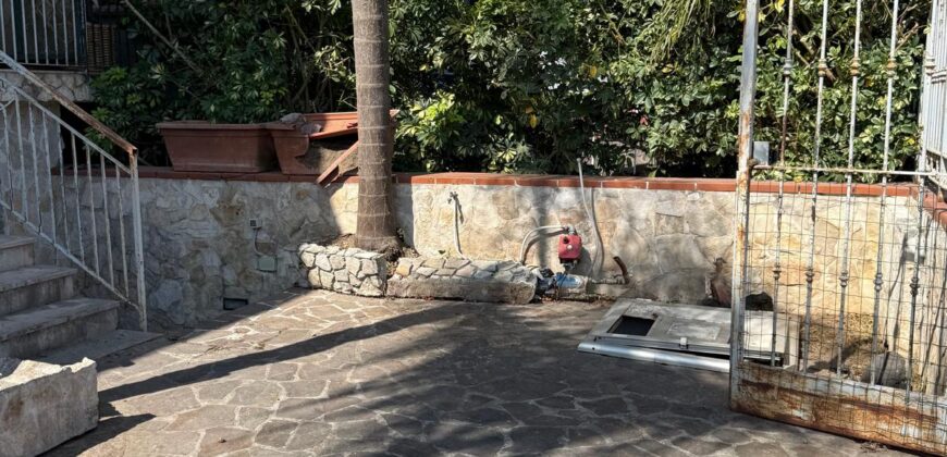 VILLA A SCHIERA Varcaturo-Parco Vittoria