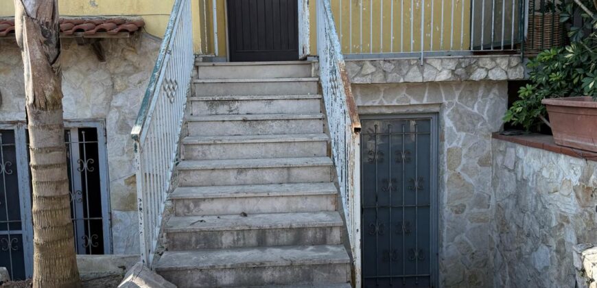 VILLA A SCHIERA Varcaturo-Parco Vittoria