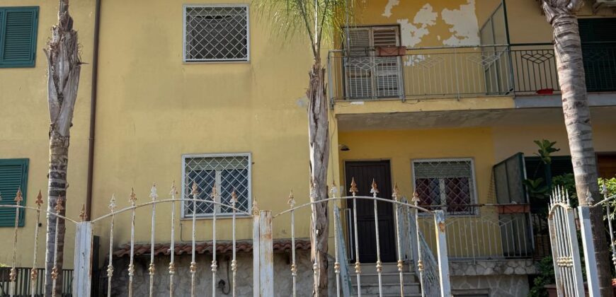 VILLA A SCHIERA Varcaturo-Parco Vittoria