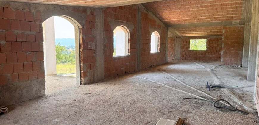 AMPIA VILLA CON GIARDINO Gioia Sannitica