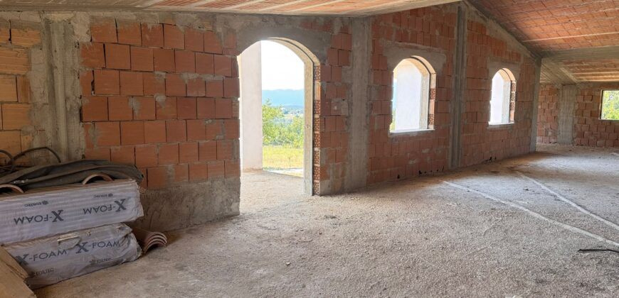 AMPIA VILLA CON GIARDINO Gioia Sannitica