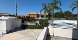 VILLA CON PISCINA Castel Volturno-Parco Europa