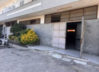 LOCALE USO ARTIGIANALE Qualiano-Via Ripuaria