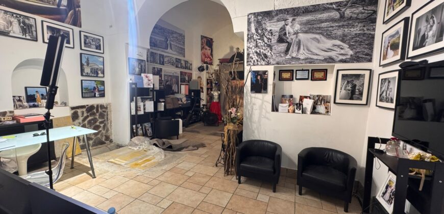 LOCALE COMMERCIALE Napoli Centro