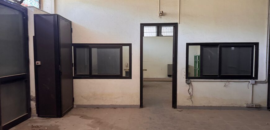 LOCALE USO ARTIGIANALE Qualiano-Via Ripuaria